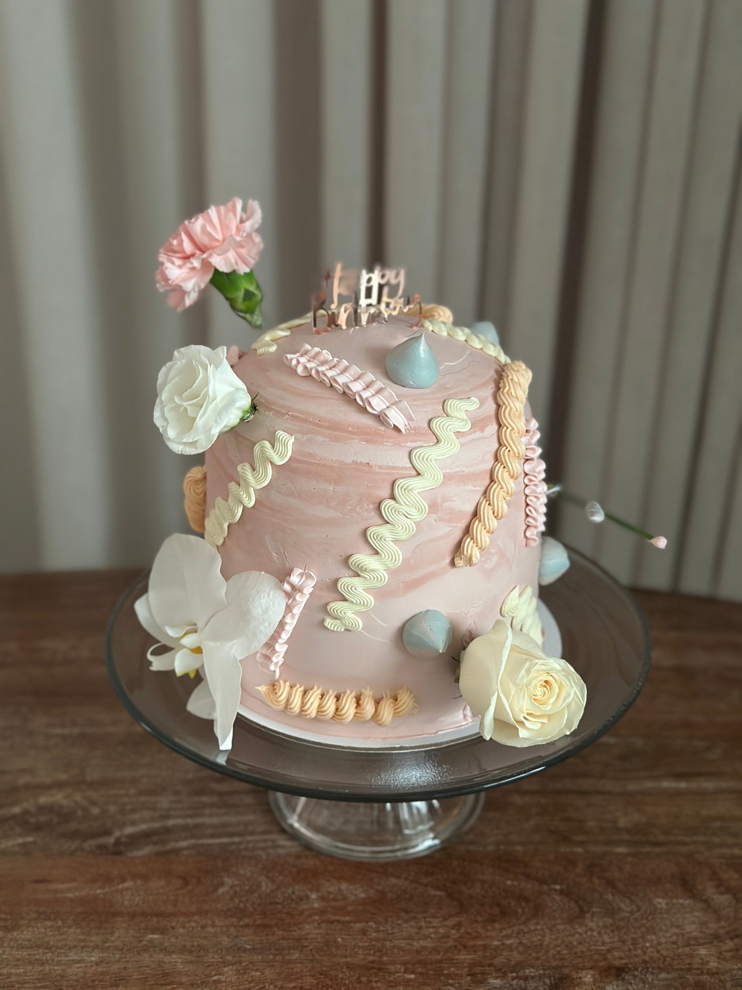 Real flowers cake