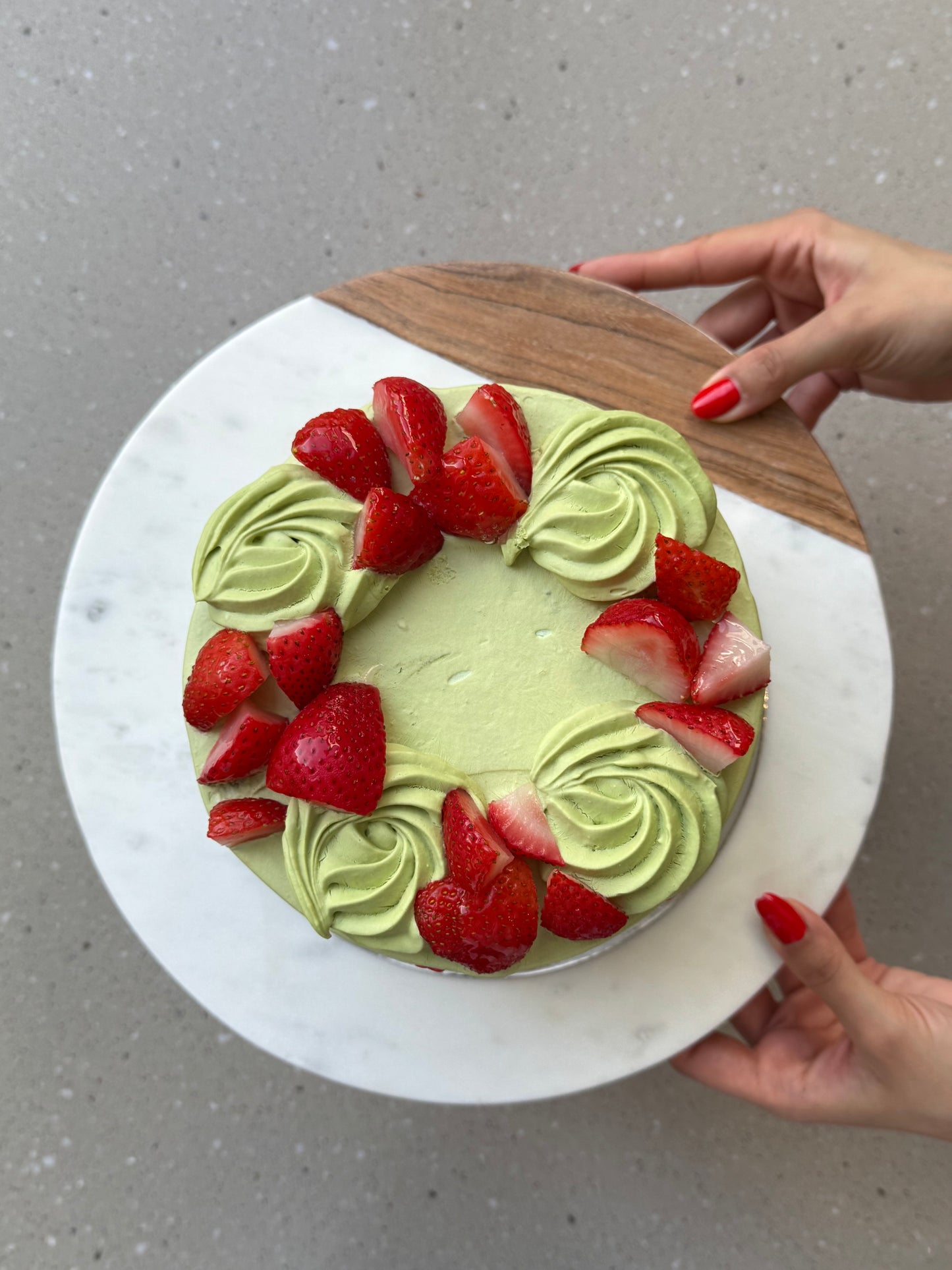 Matcha strawberry cake